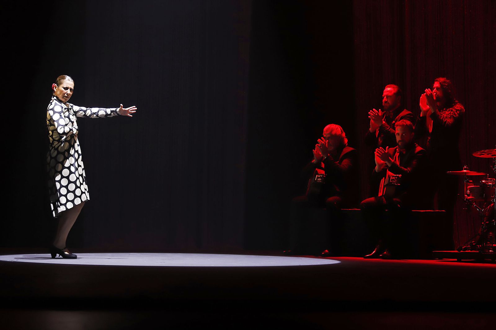 La actuación de Sara Baras en la Casa Colón de Huelva en imágenes