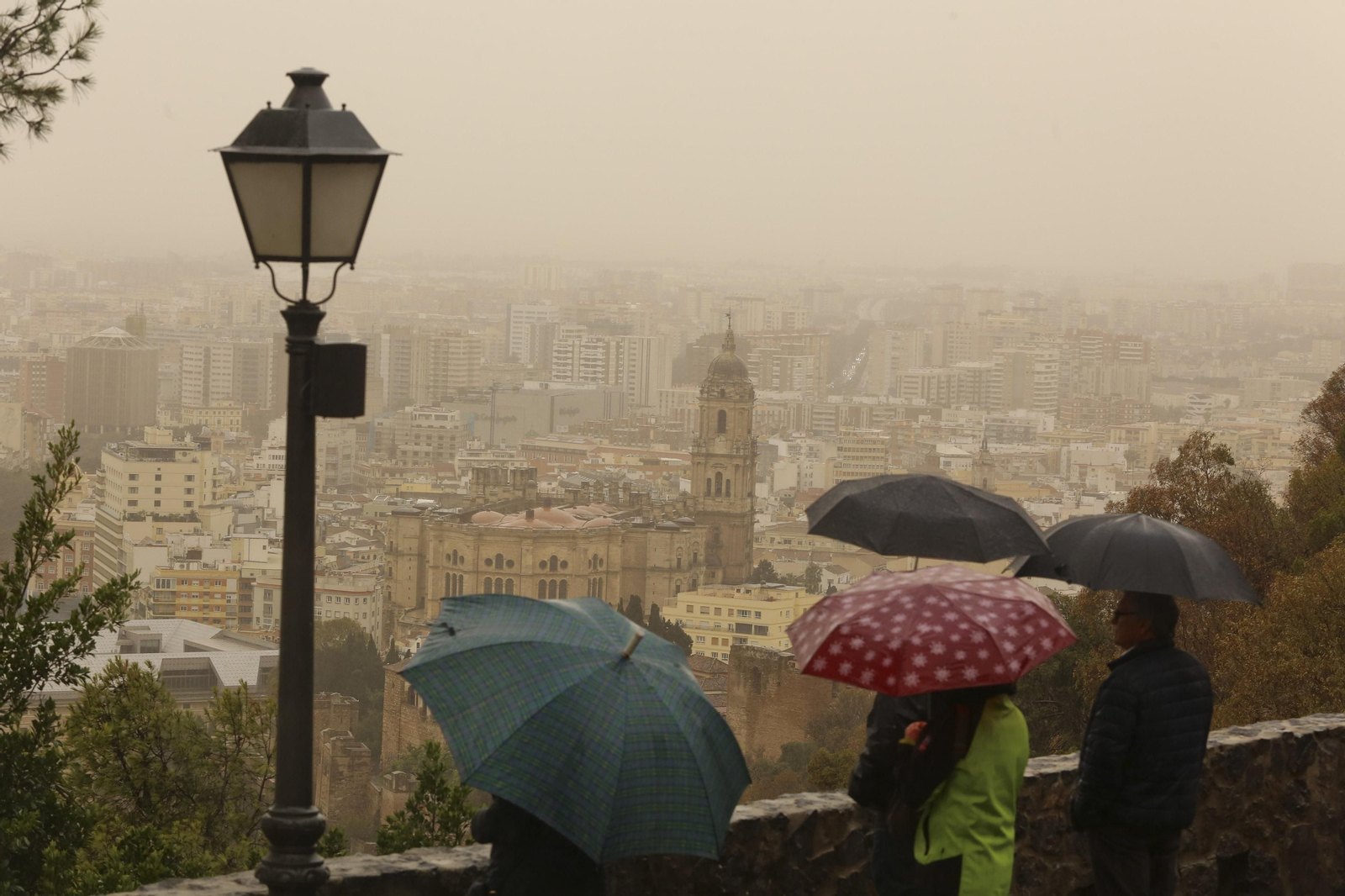 Málaga, bajo la calima. Málaga, bajo la calima.