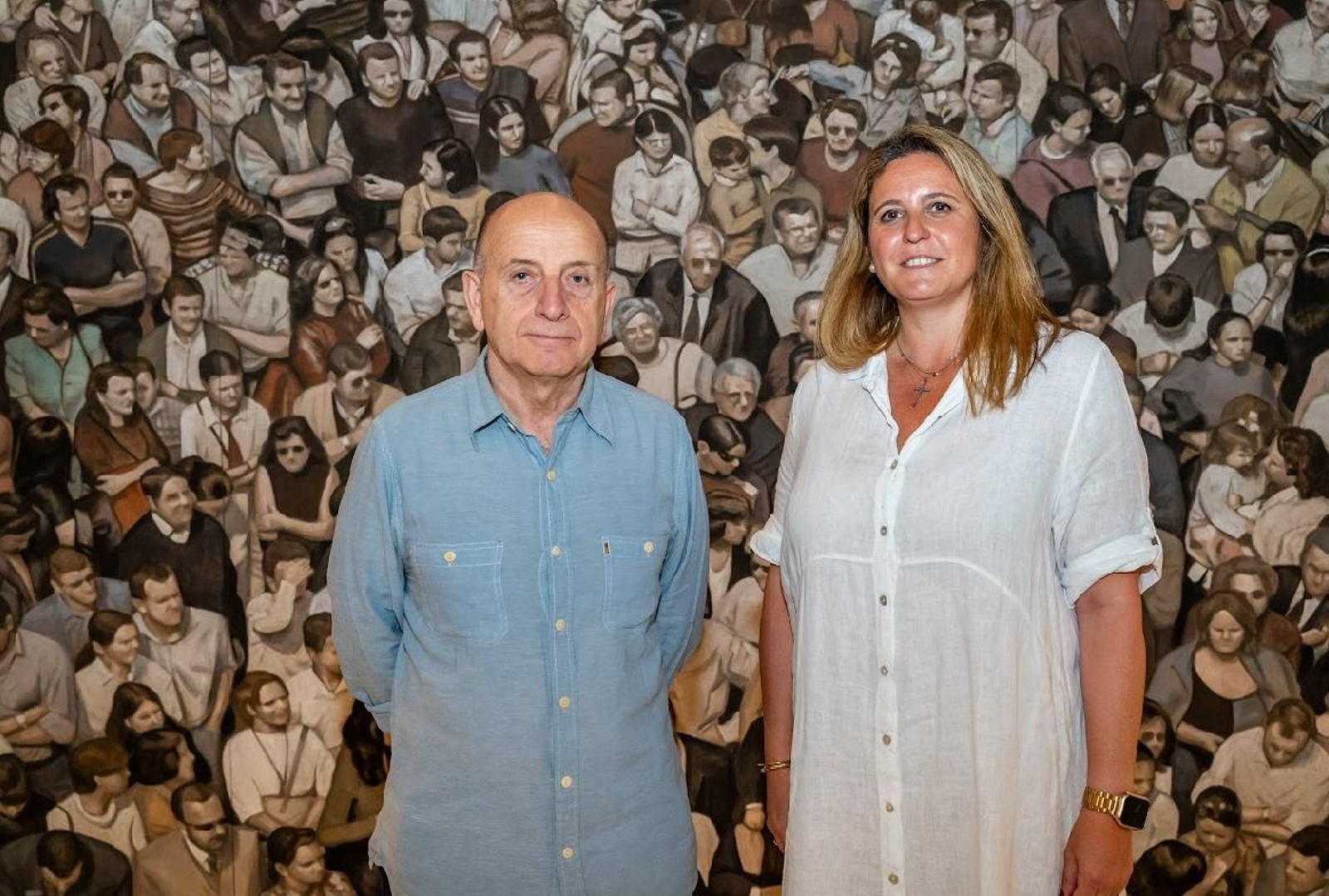 Curro González junto a Angie Moreno, delegada de Turismo y Cultura del Ayuntamiento de Sevilla. Curro González junto a Angie Moreno, delegada de Turismo y Cultura del Ayuntamiento de Sevilla.