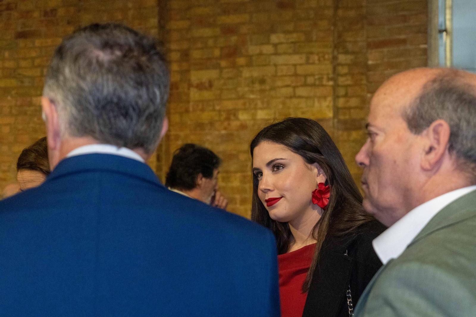 Imágenes de los invitados a la gala de los  37 premios Onubenses del Año