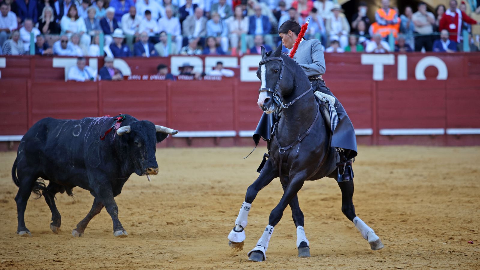 Andy Cartagena, Diego Ventura y Lea Vicens en la corrida de rejones de la Feria de Jerez 2024