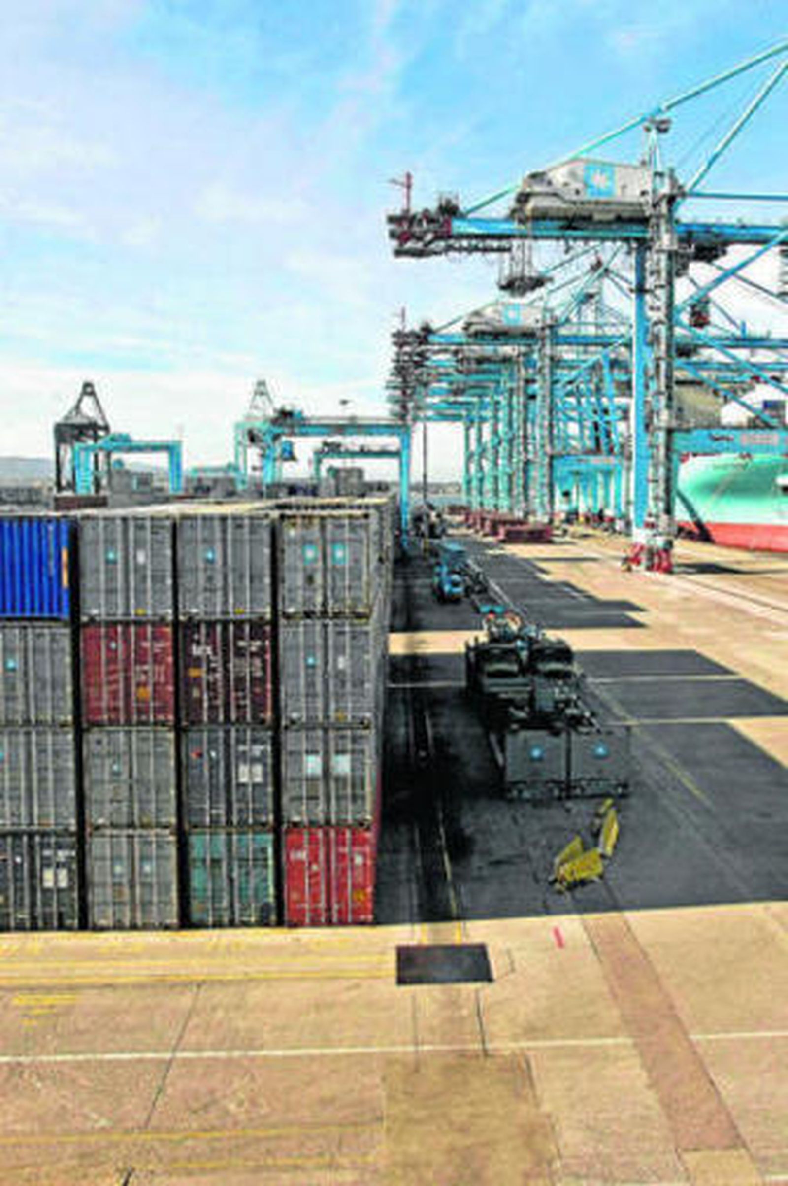 Imagen de contenedores en el puerto de Algeciras.