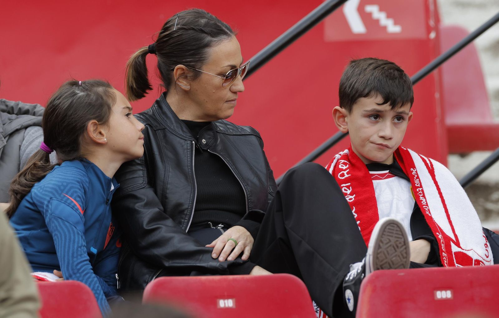 Búscate en las fotos del Sevilla fc - Rayo