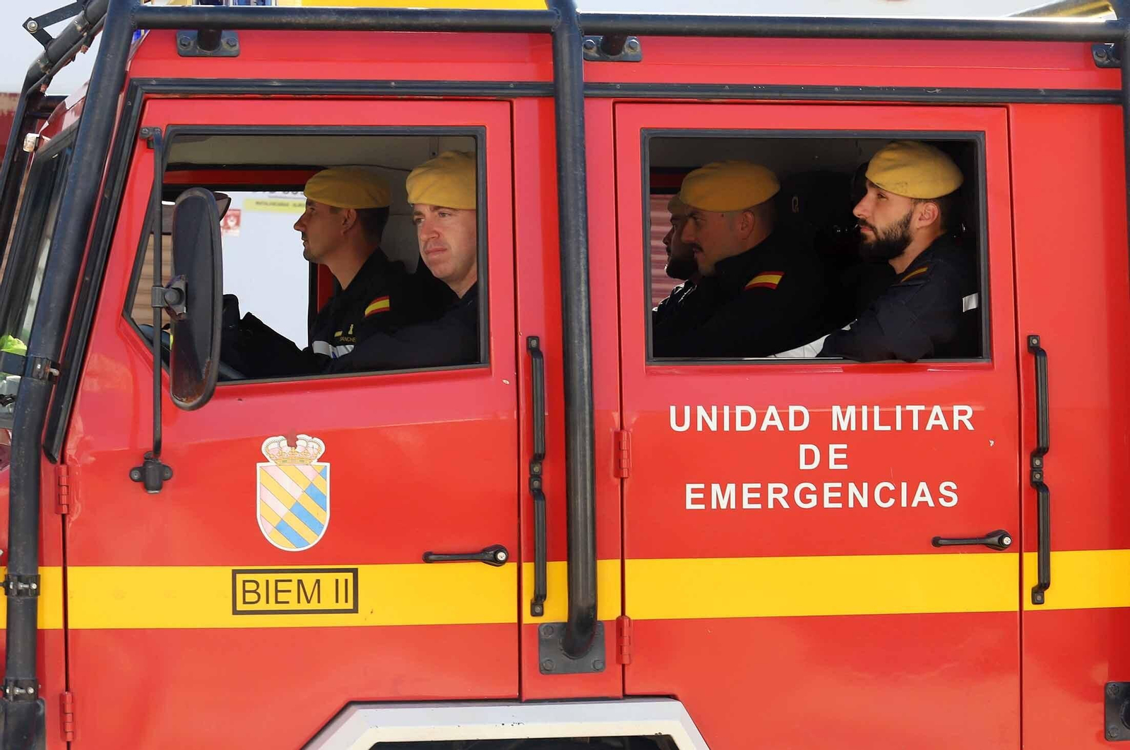 Imágenes de la presencia de la UME en el Rocío para el confinamiento