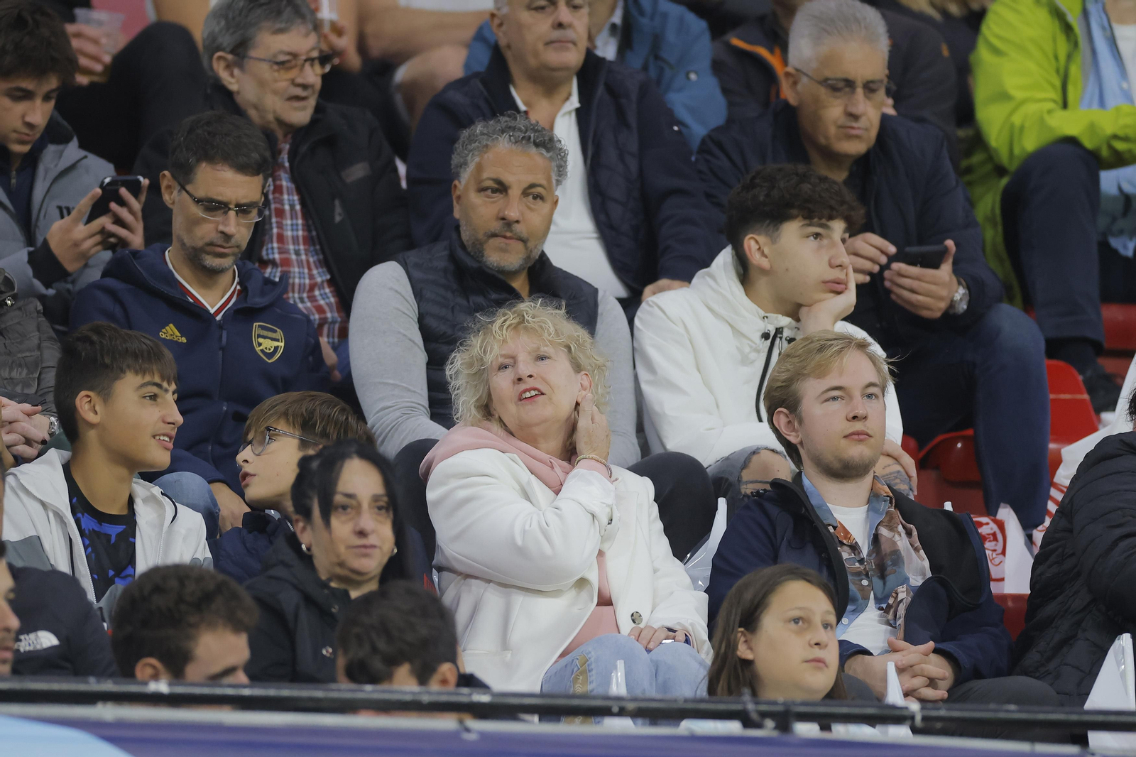 Búscate en las fotos del Sevilla-Arsenal