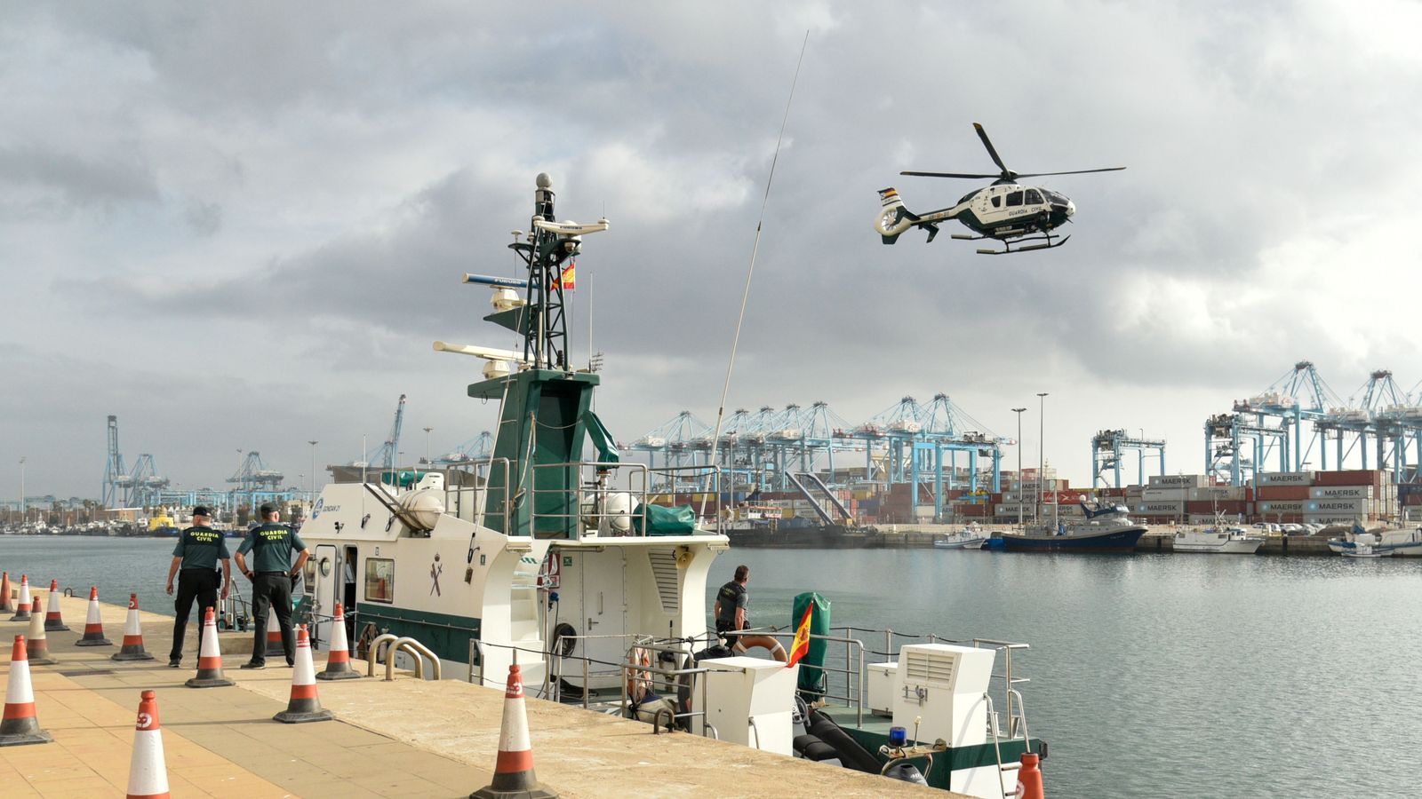 Las fotos de la exhibición de medios de la Guardia Civil en el llano amarillo