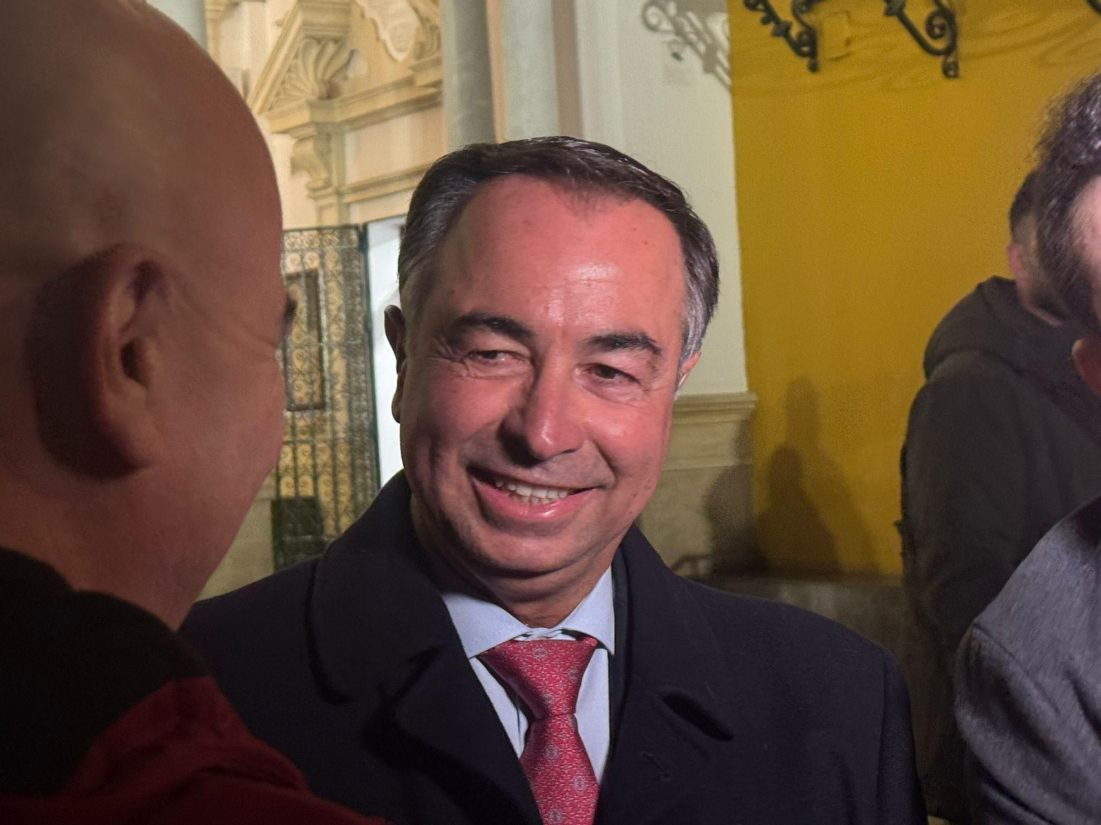 Cabezuelo atiende a los medios en sus primeras declaraciones