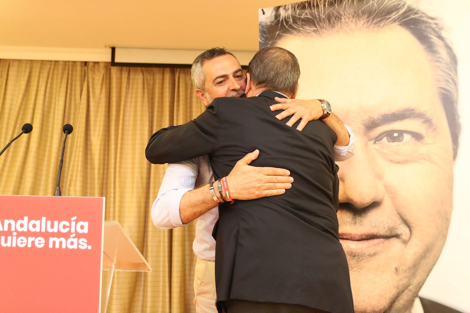 Fotogalería del ministro de Agricultura, Luis Planas, en un acto del PSOE de Almería