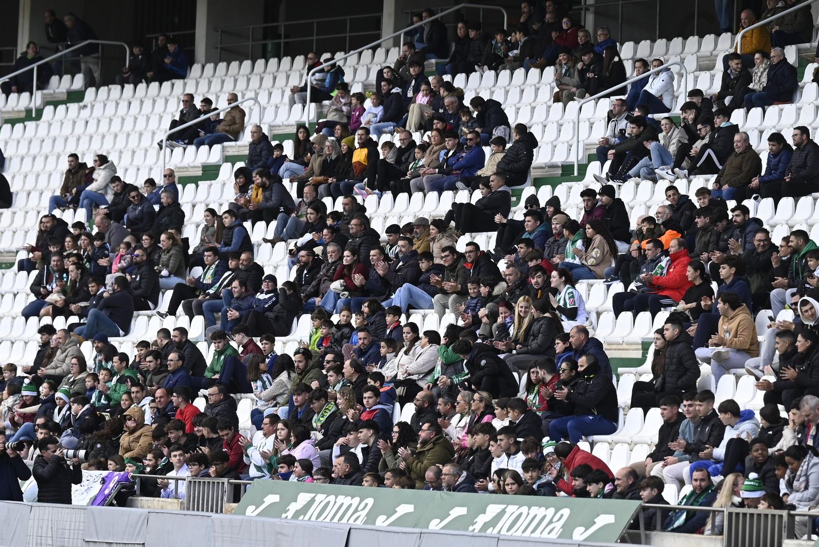 Las mejores fotos del entrenamiento a puerta abierta del Córdoba CF por el Día de Reyes