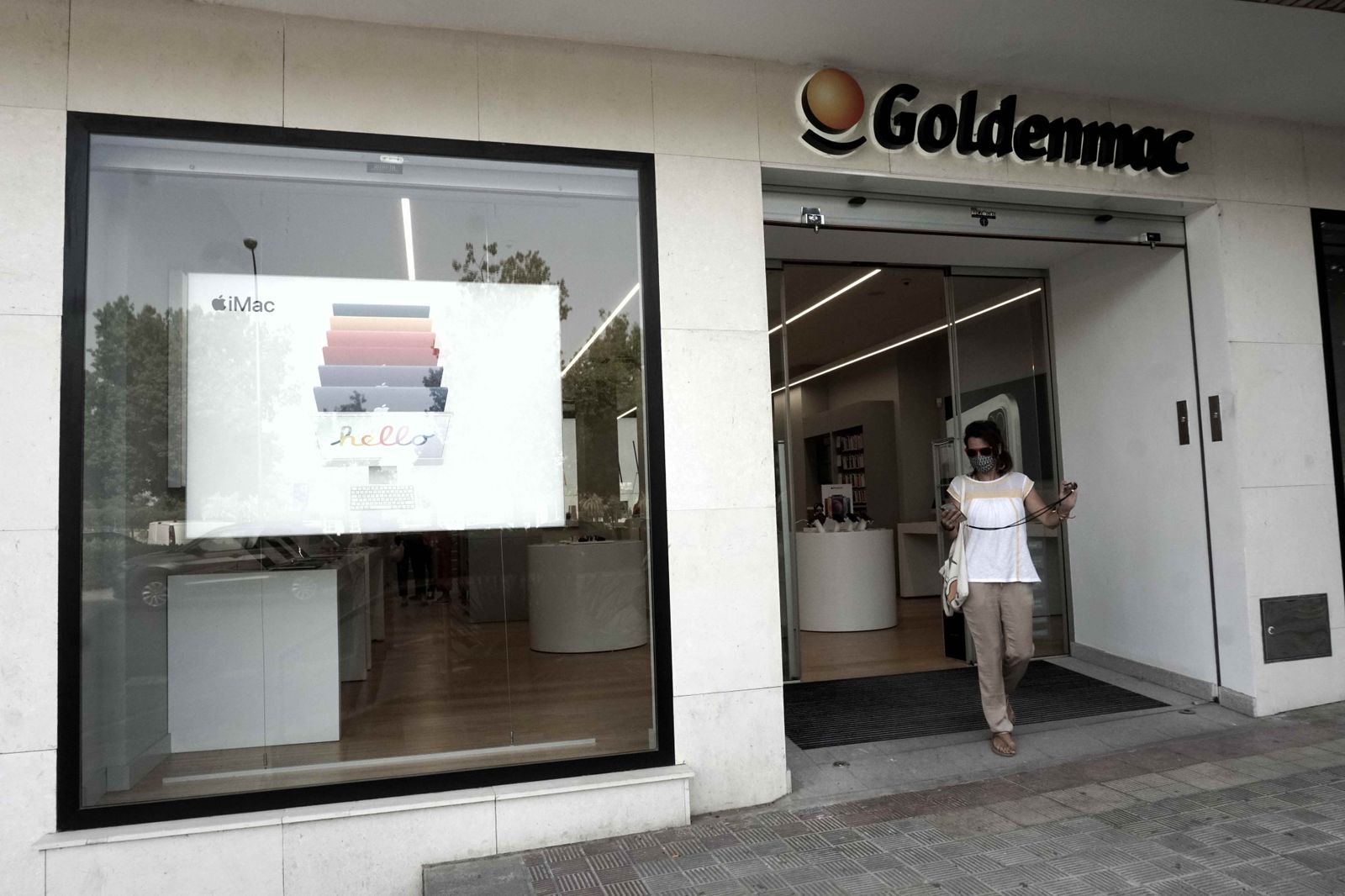 La tienda deGoldenmac en el barrio sevillano de Los Remedios, ayer.