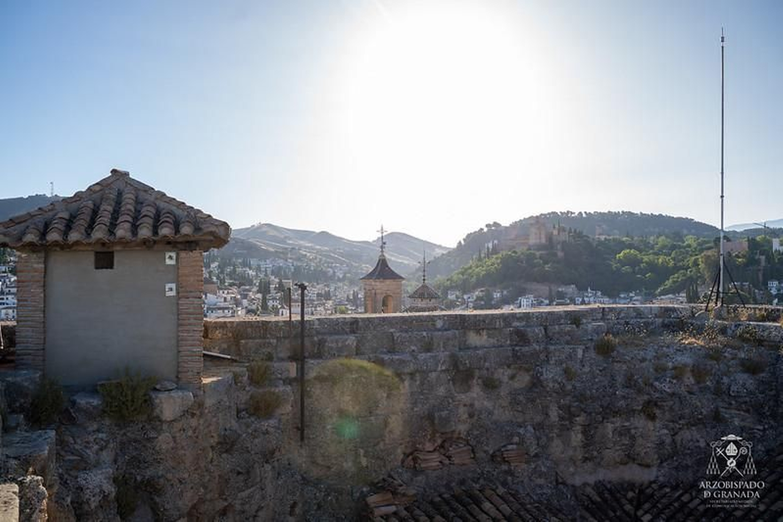 Las imágenes de Granada y la Catedral desde su torre, en plena restauración