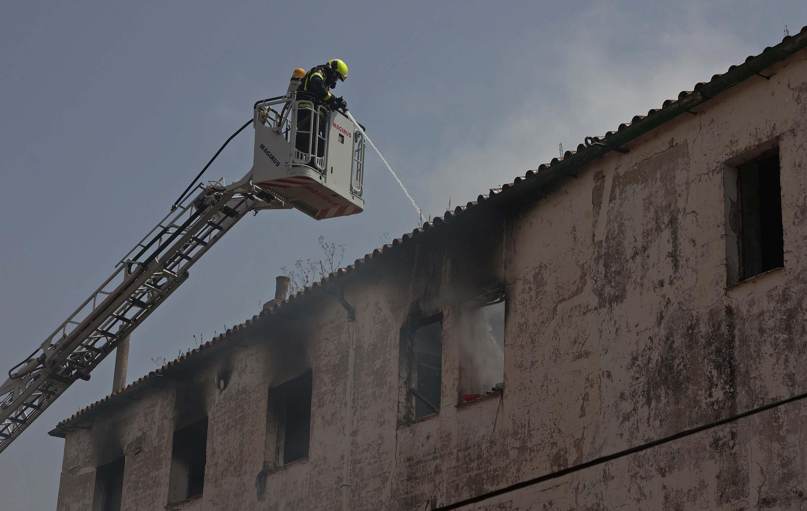 Fotos del incendio en el Patio de Soto en Algeciras Fotos del incendio del Patio de Soto en Algeciras