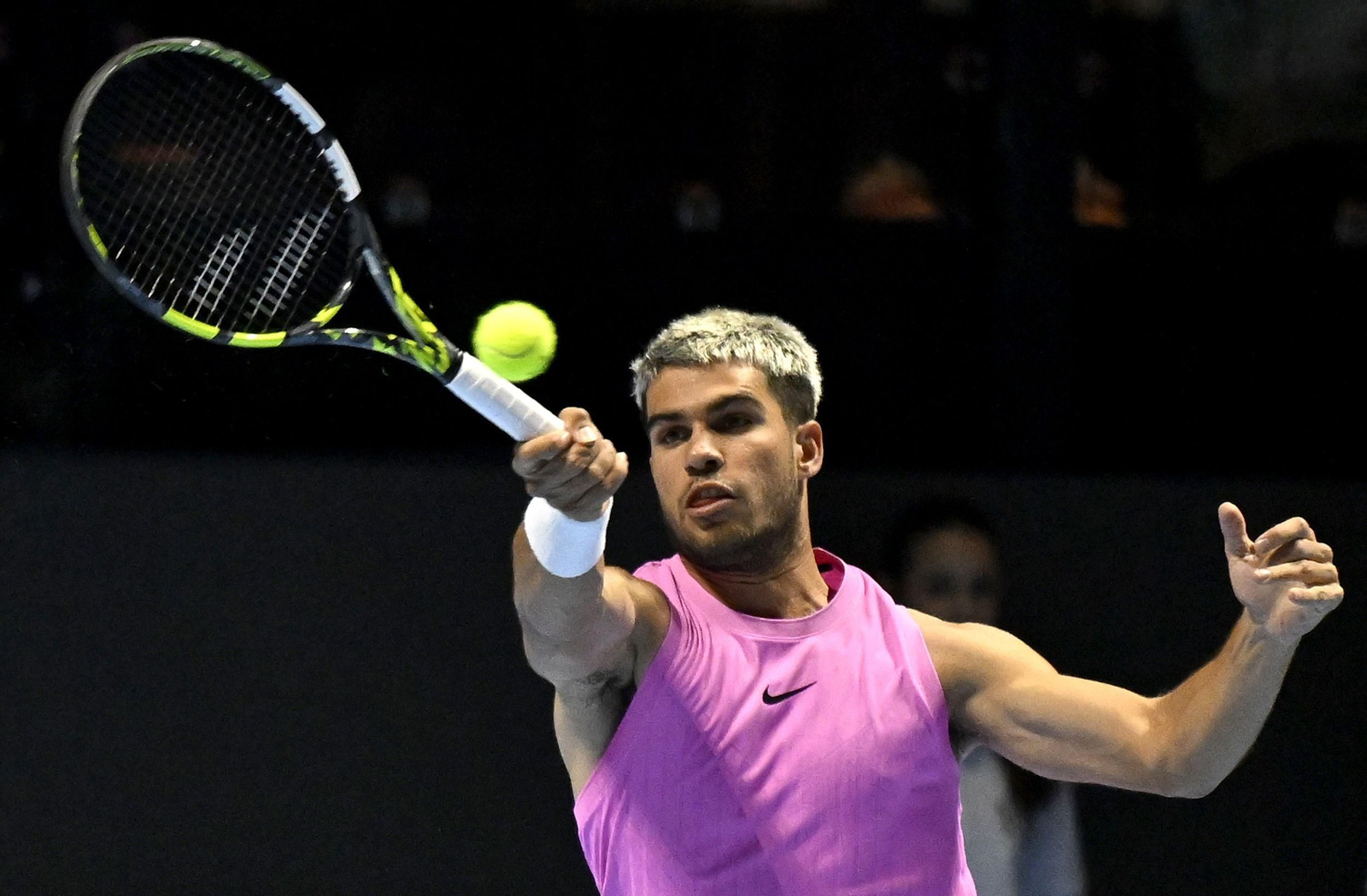 Carlos Alcaraz, durante un partido de tenis, esta semana en Arabia Saudí.