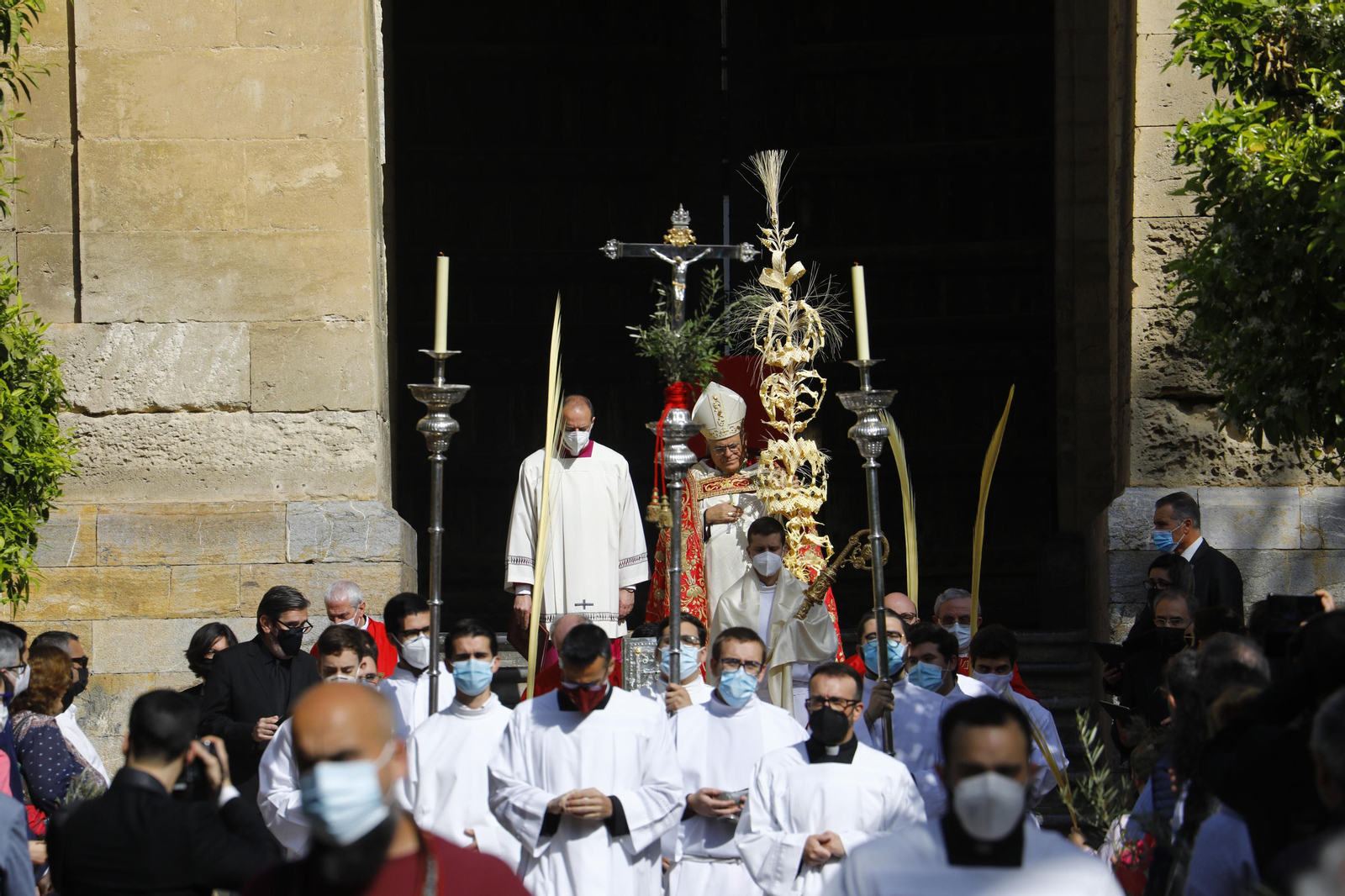 La misa de la bendición de las palmas en la Mezquita-Catedral de Córdoba, en fotografías