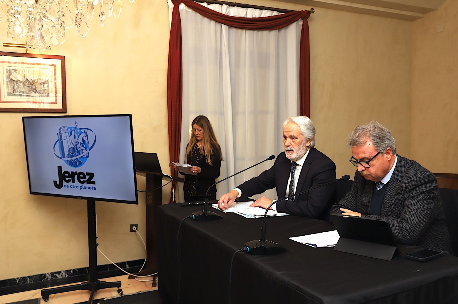 Reunión de la Mesa del Turismo.