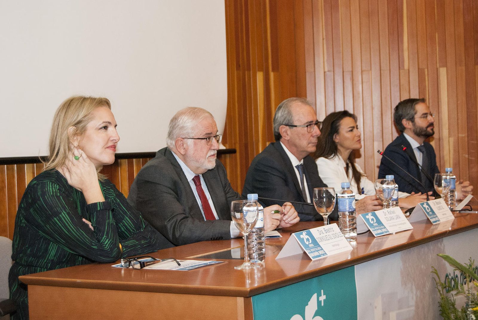 Participantes en el coloquio de ayer en el Juan Ramón Jiménez.
