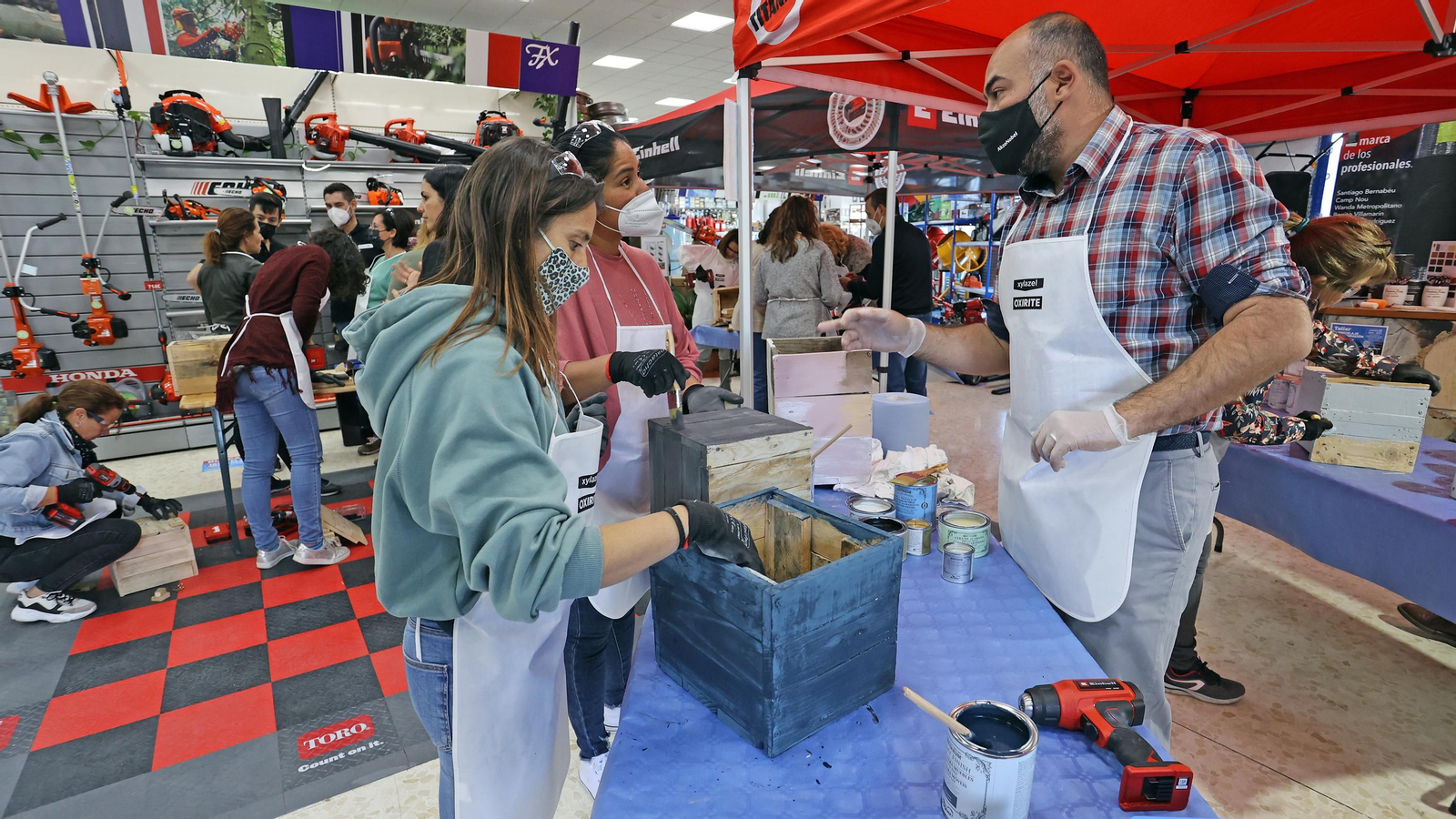 Taller de bricolaje para mujeres de Ferretería Xerez