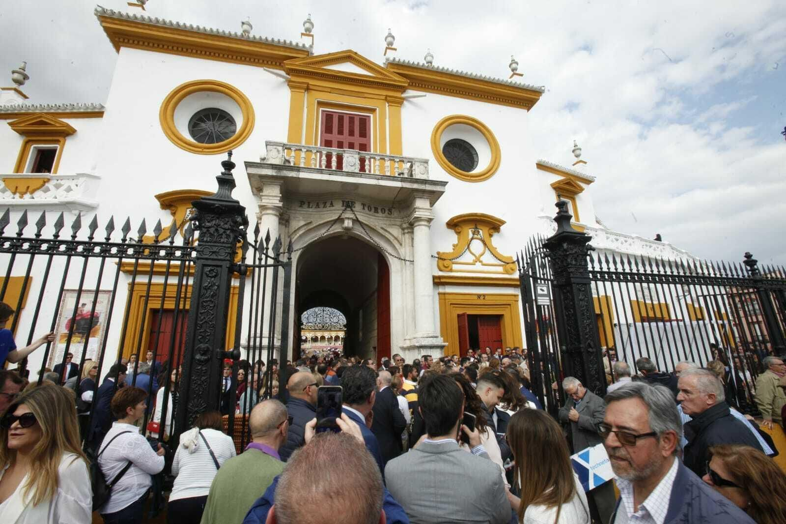 Las imágenes de la corrida de toros del Domingo de Resurrección en Sevilla
