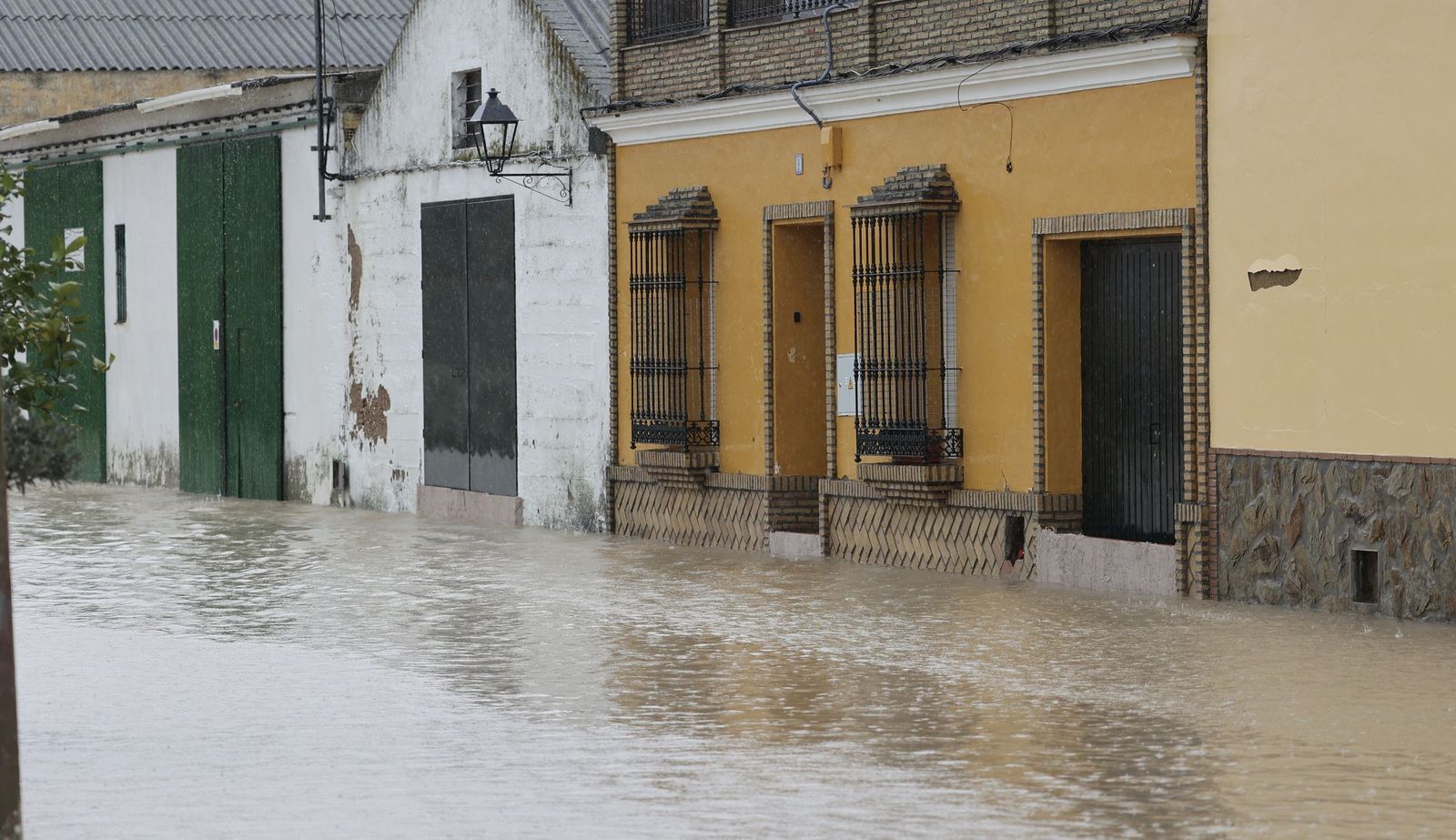 Las fotos del desalojo de la residencia de mayores en Tocina por las inundaciones