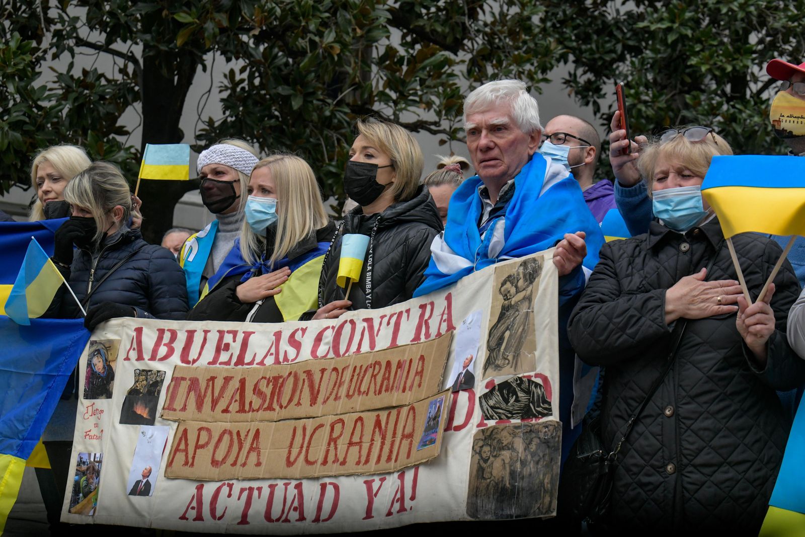Así ha sido la concentración de solidaridad con el pueblo ucraniano en Granada