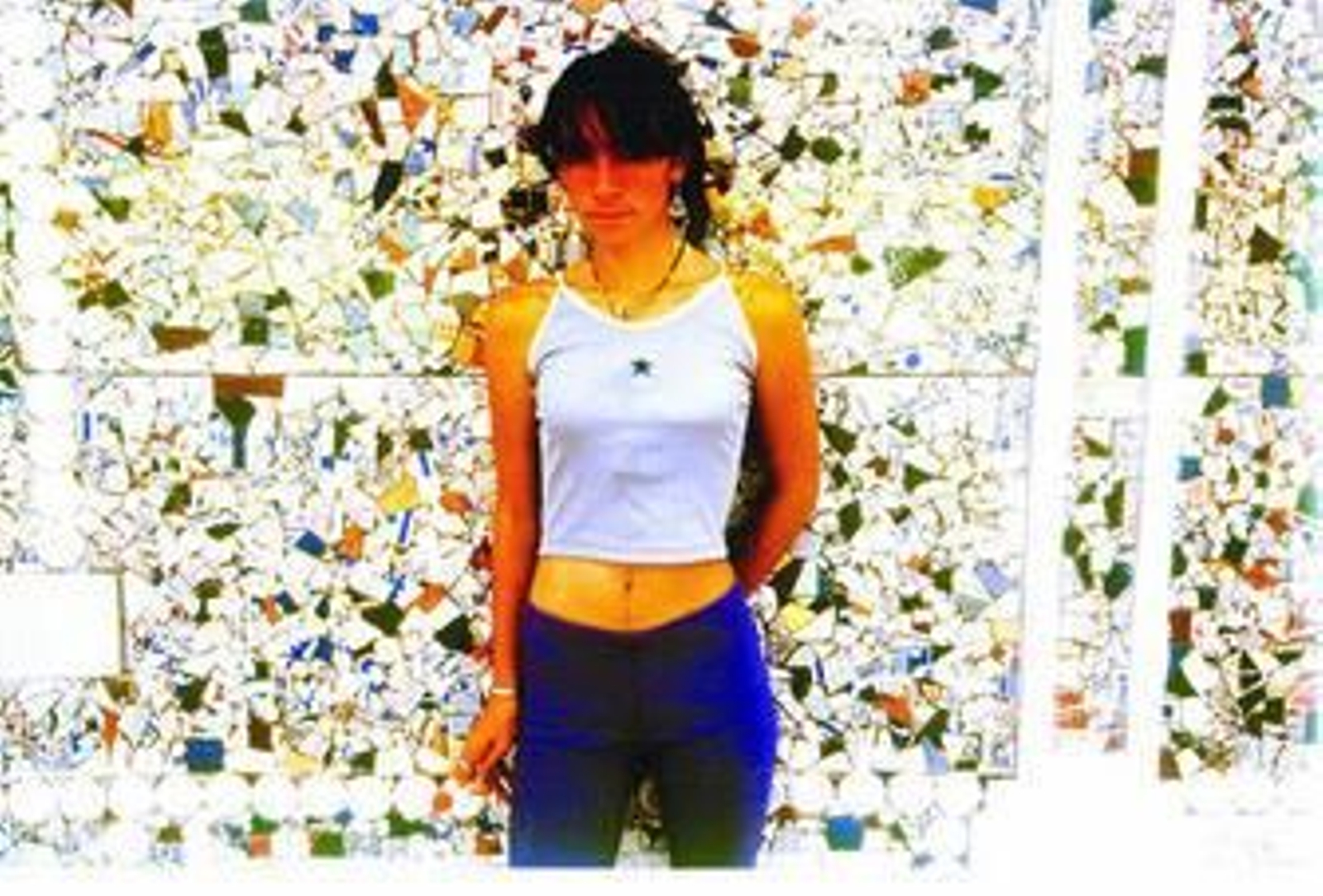 Una joven en la feria de La Línea, en el año 2002.