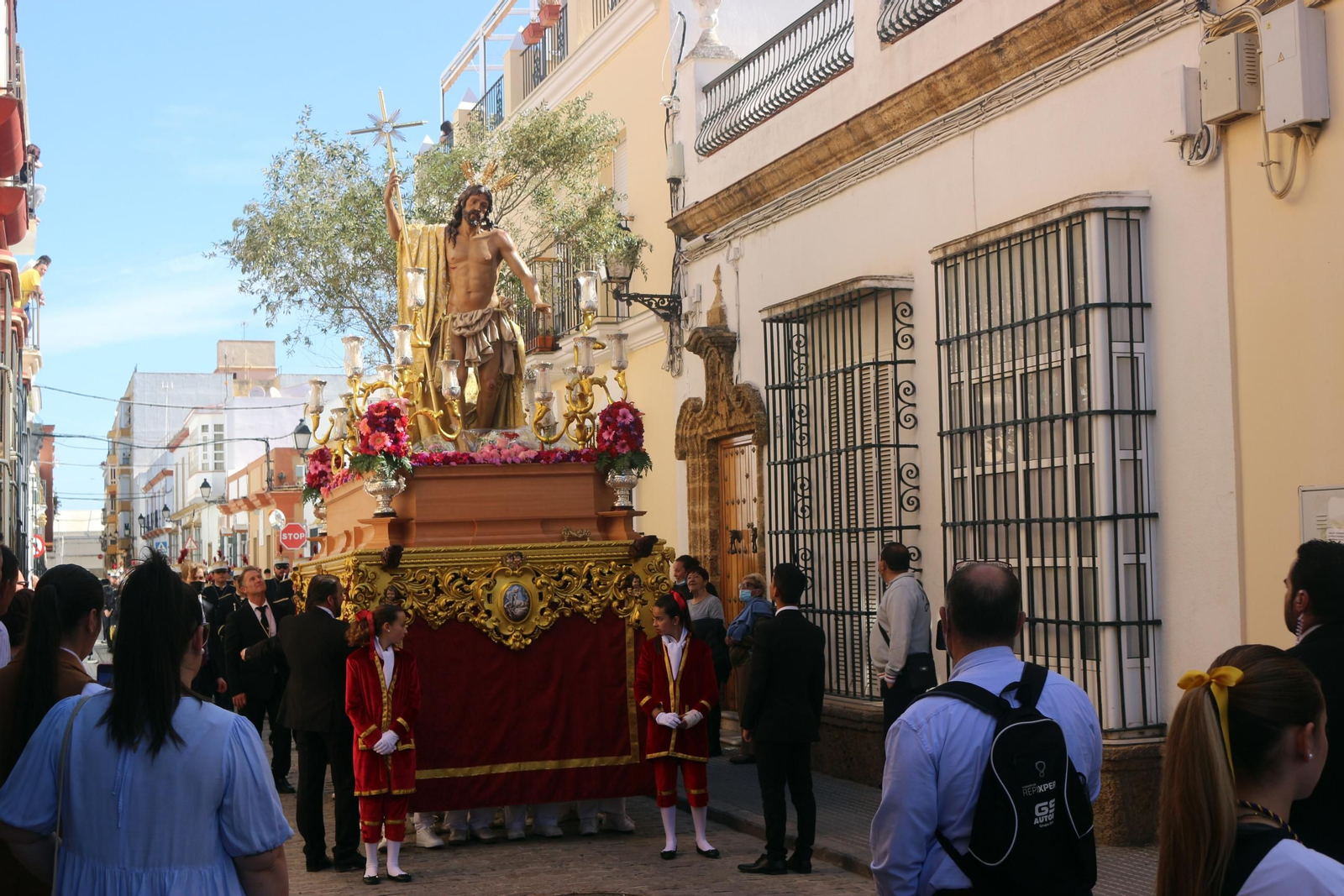 Las imágenes del Domingo de Resurrección en Puerto Real