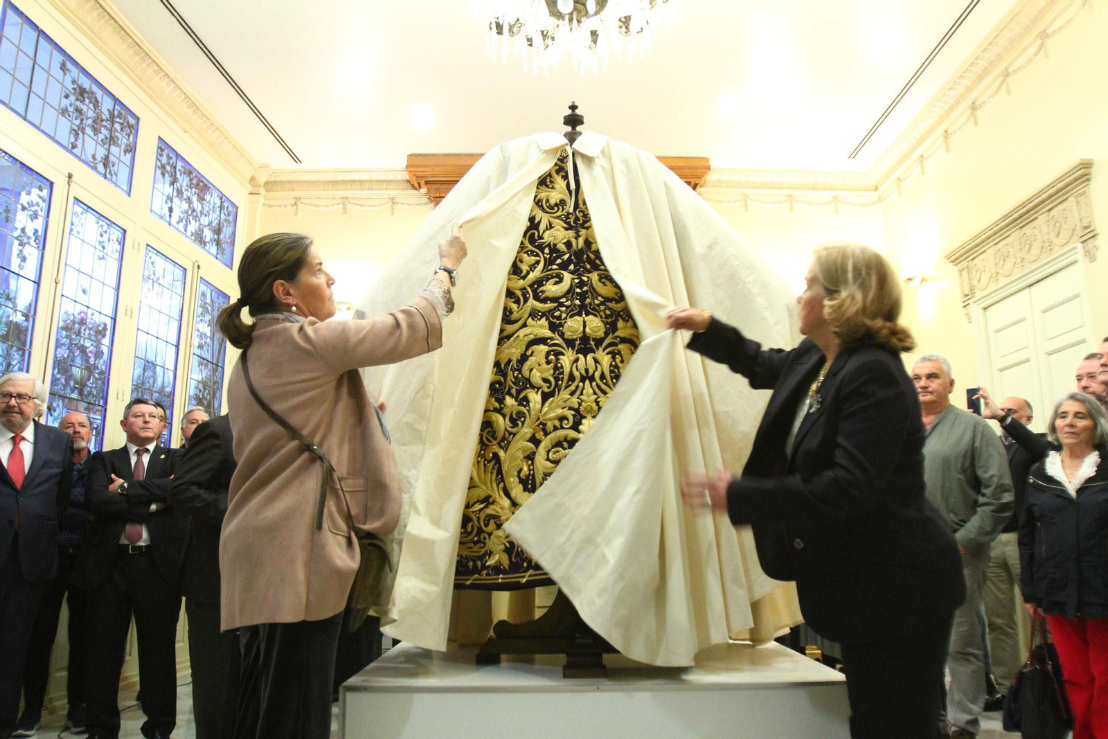 Presentación de la nueva túnica del Nazareno