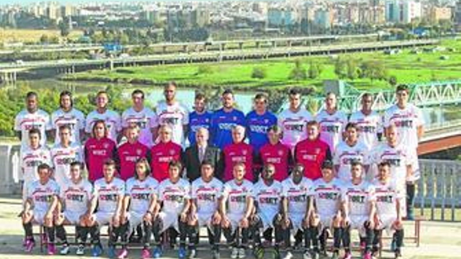 La foto del Sevilla en noviembre de 2010, desde el Monumento de San Juan.