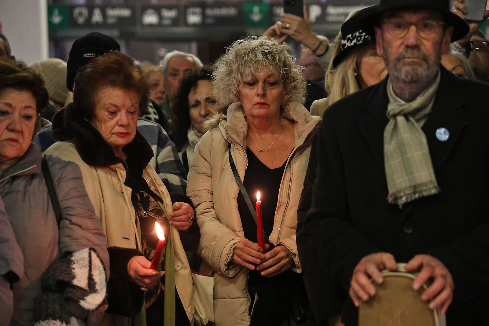Las fotografías de la vigilia por los fallecidos en el accidente de tren  de Adamuz