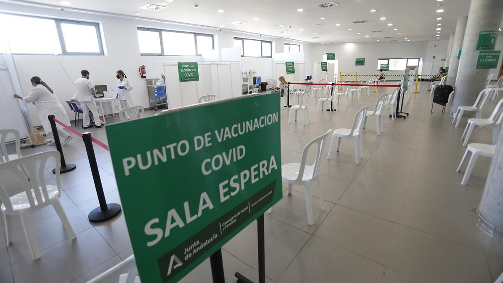 Las fotos de la vacunación contra  la Covid-19 en La Línea de la Concepción