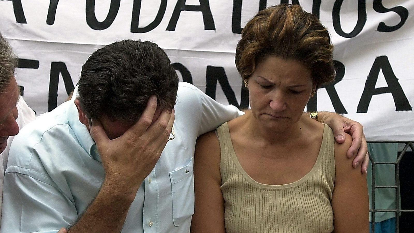 Los padres de María Teresa durante la primera manifestación celebrada en Motril