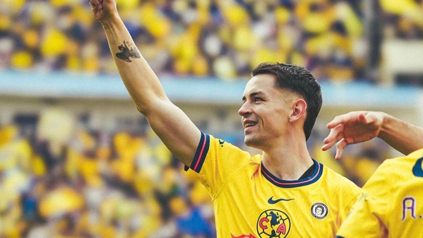 Álvaro Fidalgo en un partido con el América