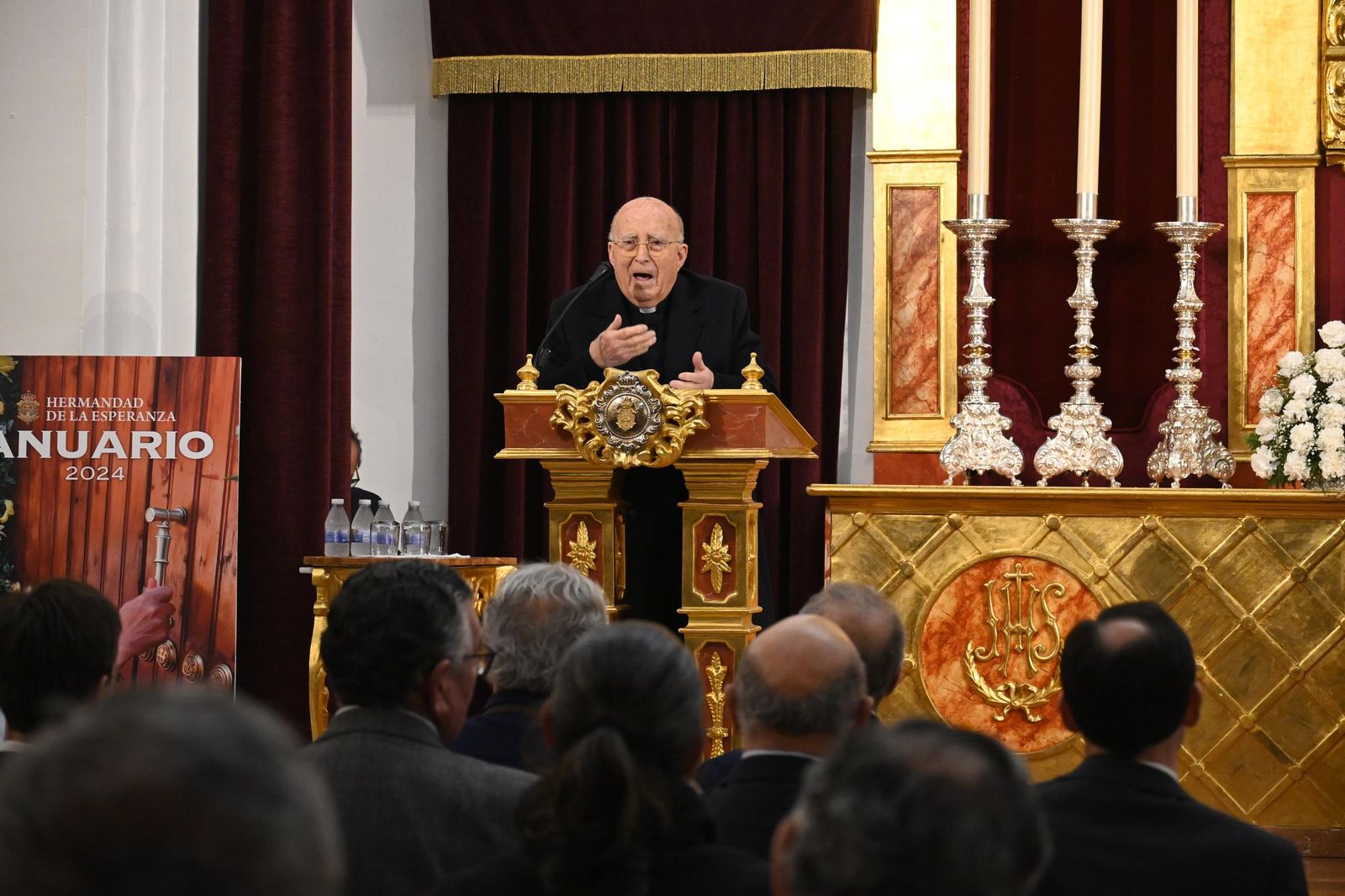 Presentación del cartel de 25 aniversario de la coronación de la Esperanza de Huelva