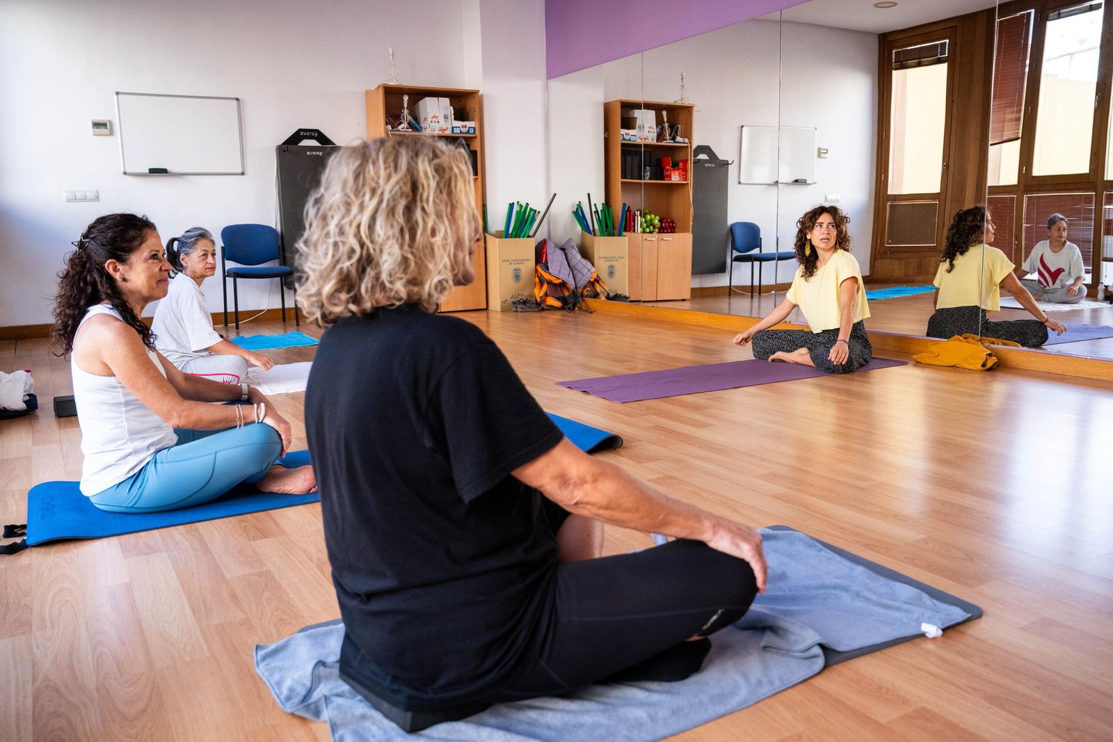 Yoga en el Centro de la Mujer de la calle Terriza