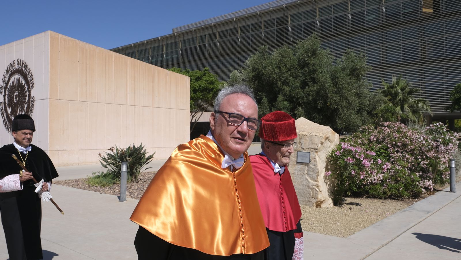 Imágenes de la investidura como Doctor Honoris Causa de la UAL, de Paco Cosentino.