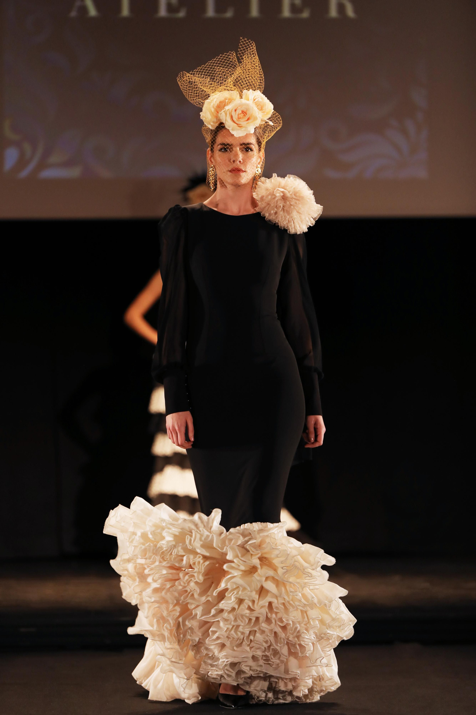 Desfile María Sanz en Pasarela Flamenca Granada