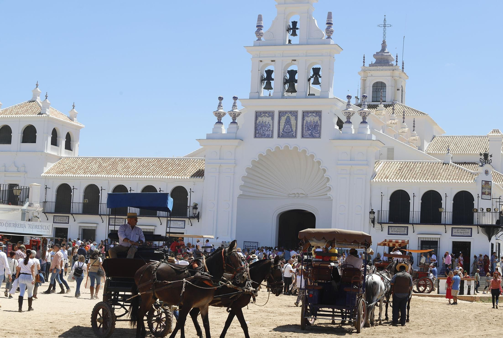 Ambiente en la aldea del Rocío en la jornada del sábado