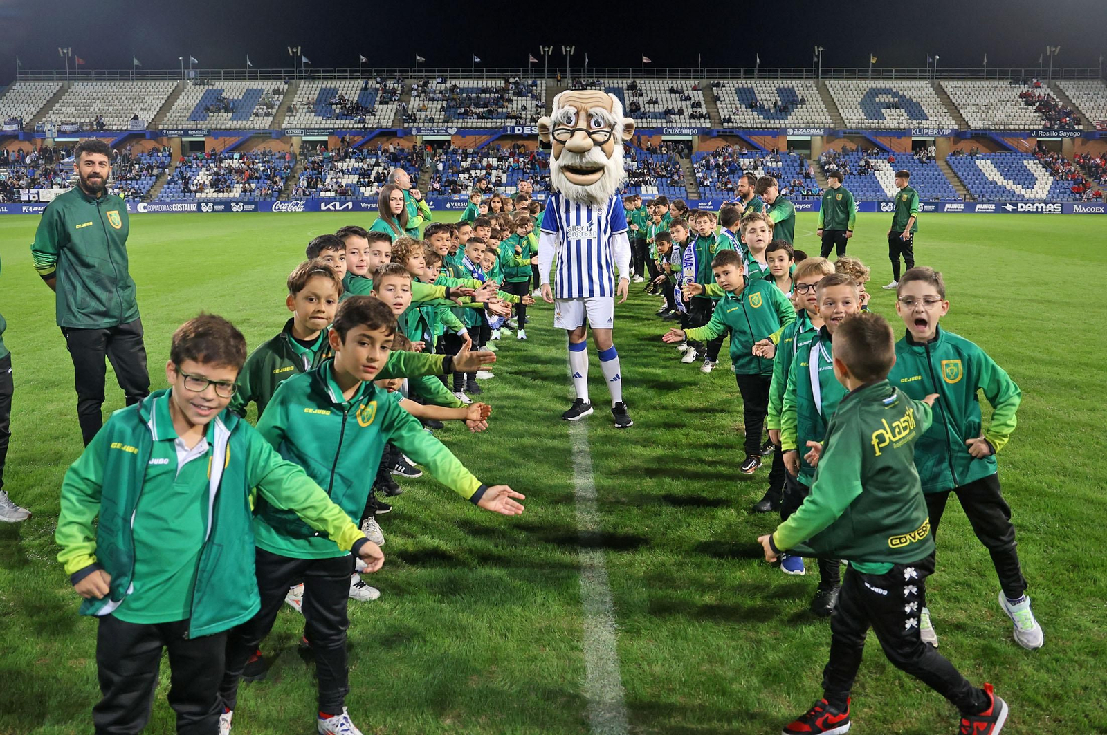 Búscate en las gradas del Nuevo Colombino en el Recre-Algeciras