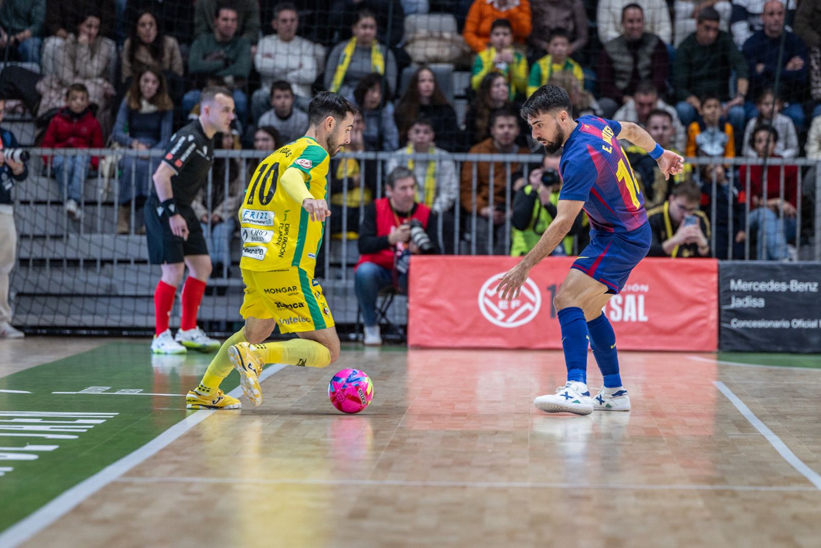 Las mejores imágenes del espectacular encuentro entre Jaén Paraíso Interior FS y Barça (3-3)