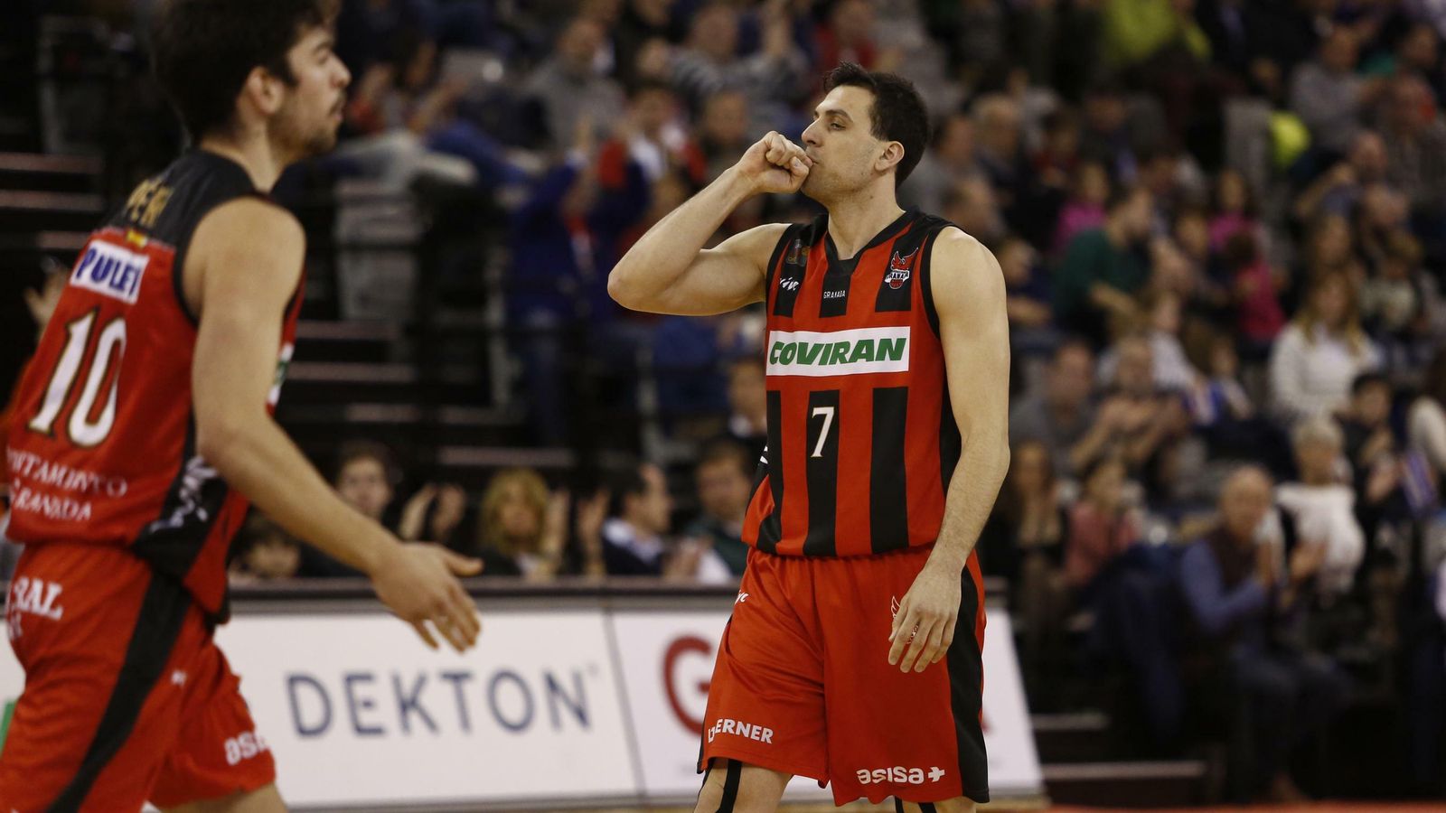 Gesto de satisfacción de Bortolussi durante un encuentro del Covirán