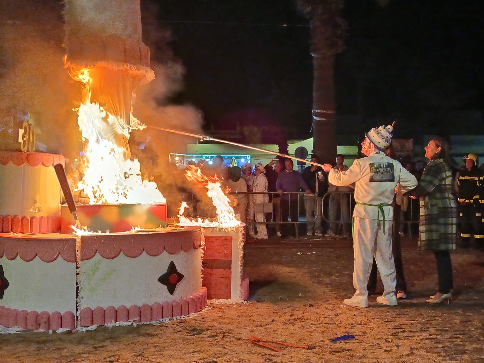 González Boy prendio fuego a la figura del Jartible