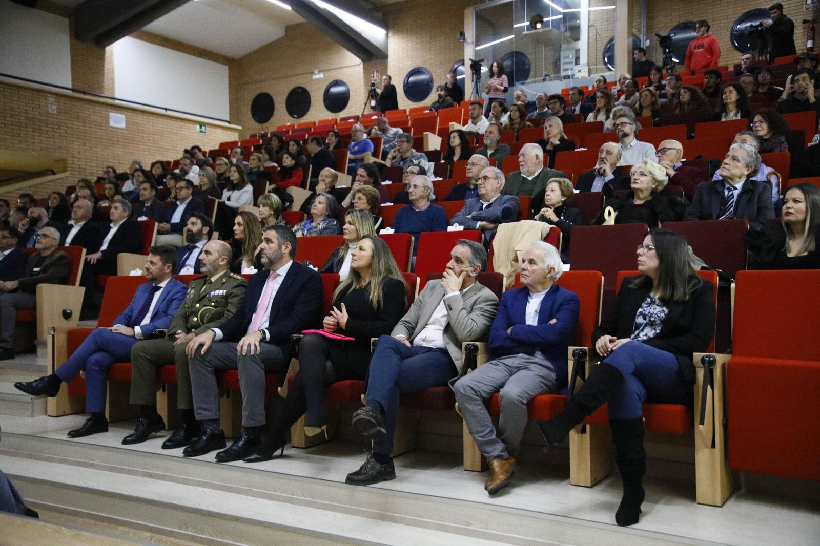 Las imágenes del acto de entrega de la Medalla de Oro a José Fernández Torres Tomatito, en la Universidad de Almería