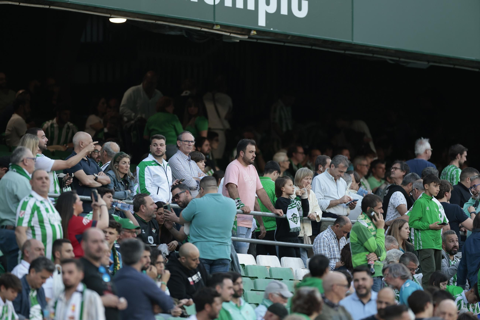 Búscate en las fotos del Betis - Osasuna
