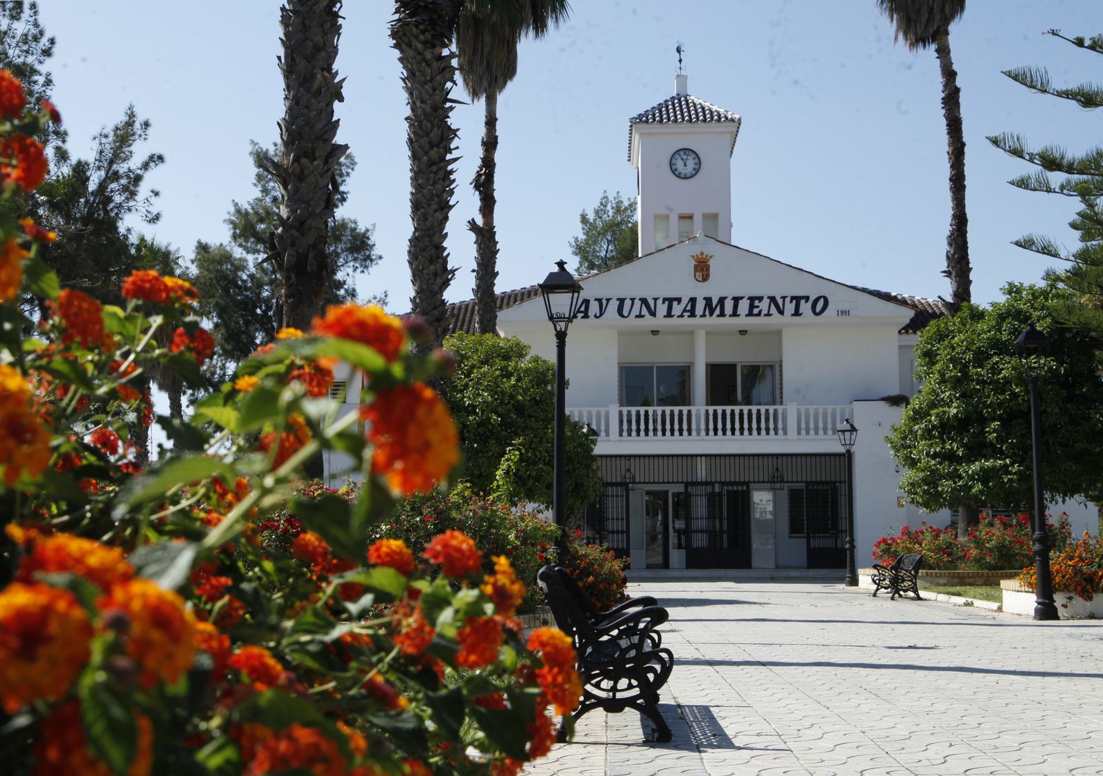 El Ayuntamiento de Espartinas.