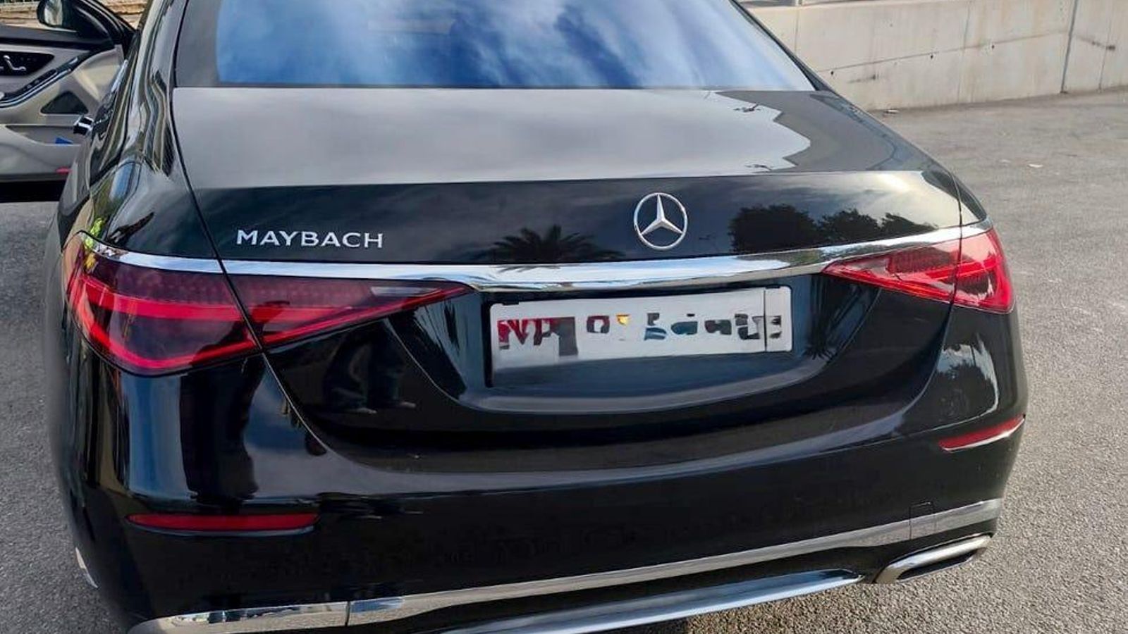 El coche visto desde atrás