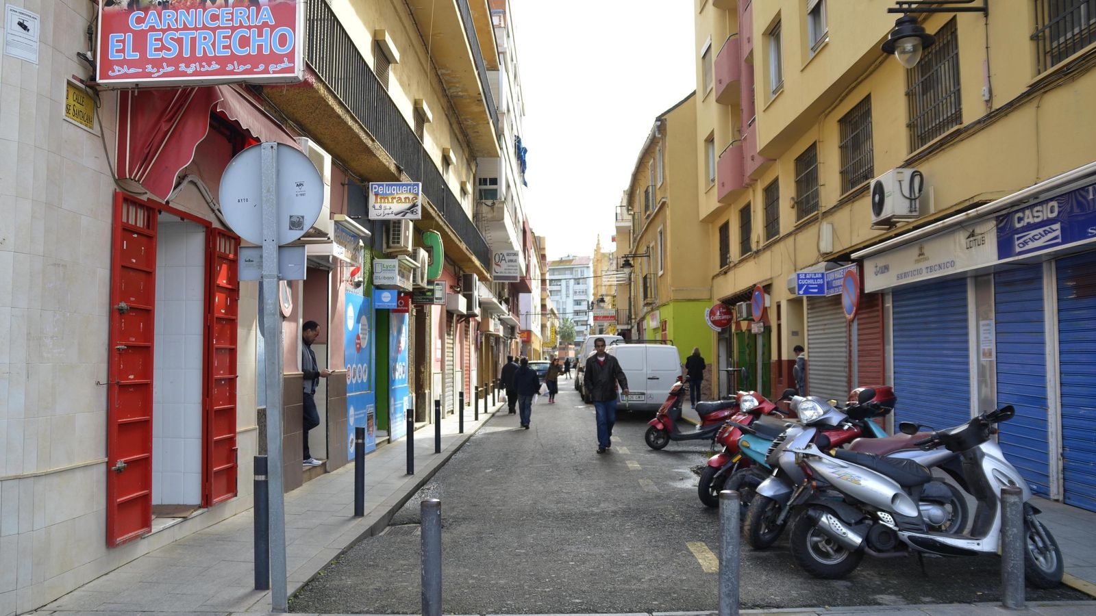 Una carnicería marroquí en la calle José Santacana. Una carnicería marroquí en la calle José Santacana.