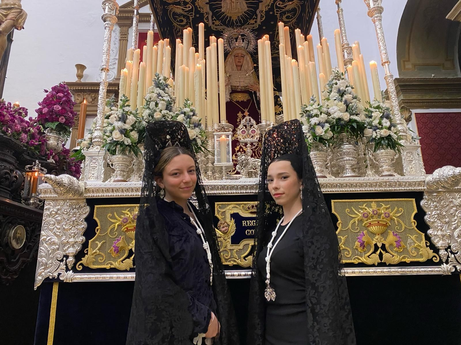 En imágenes: La lluvia suspende el Lunes Santo en cuestión de horas