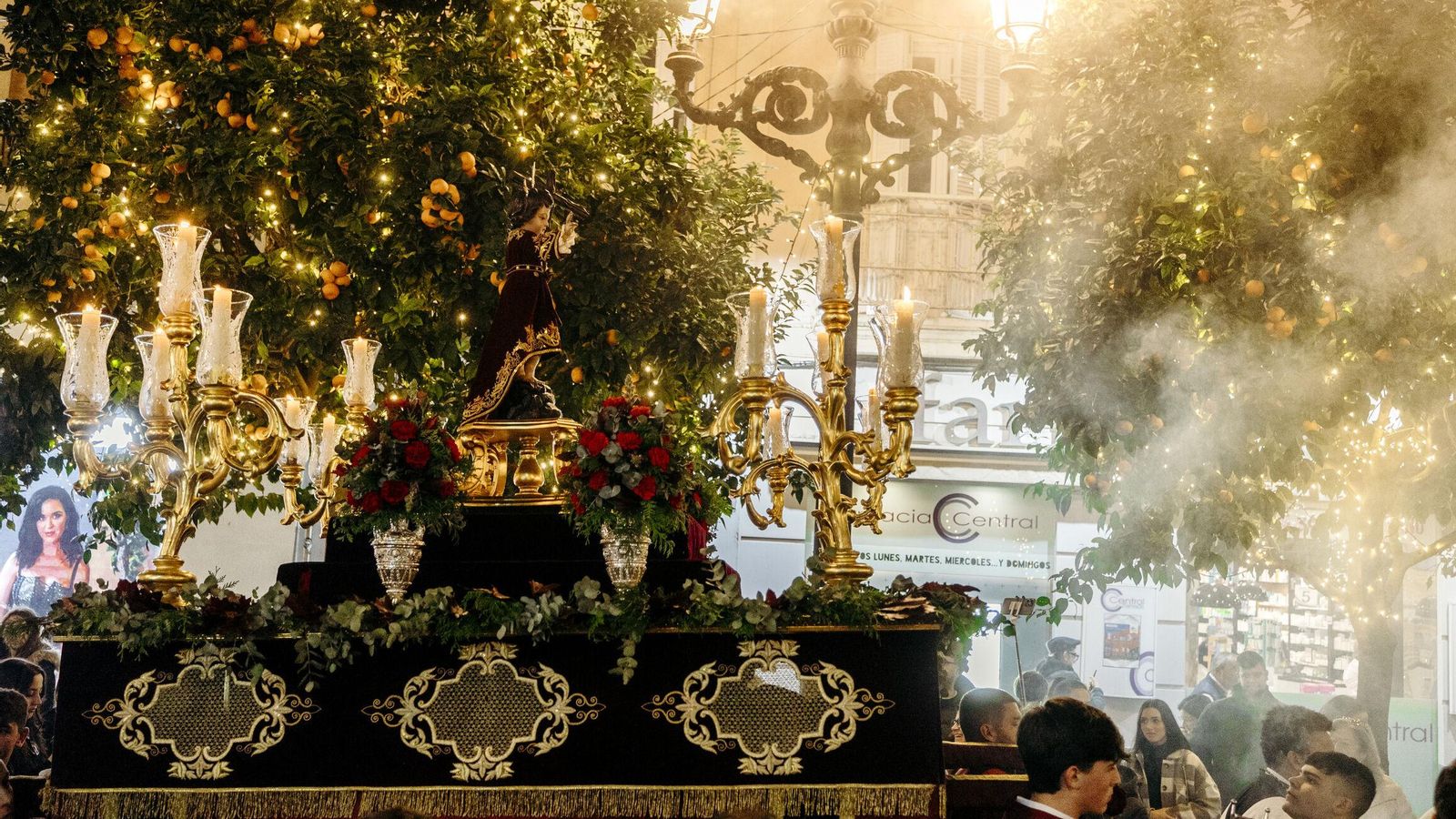 Procesión del Nino Jesús de la Pasión de la cofradía de Humildad y Paciencia.