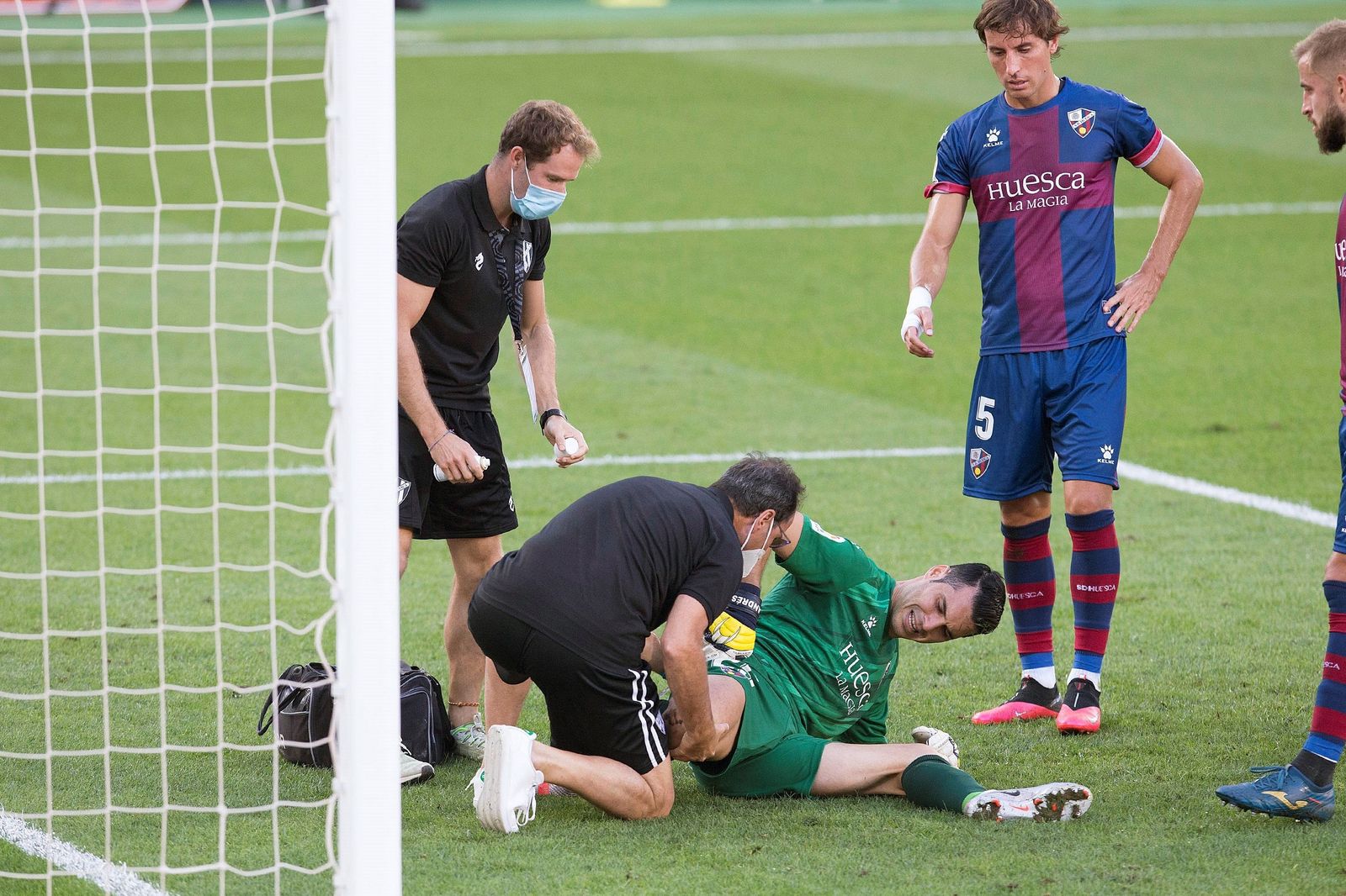 Andrés Fernández, durante un partido del Huesca.