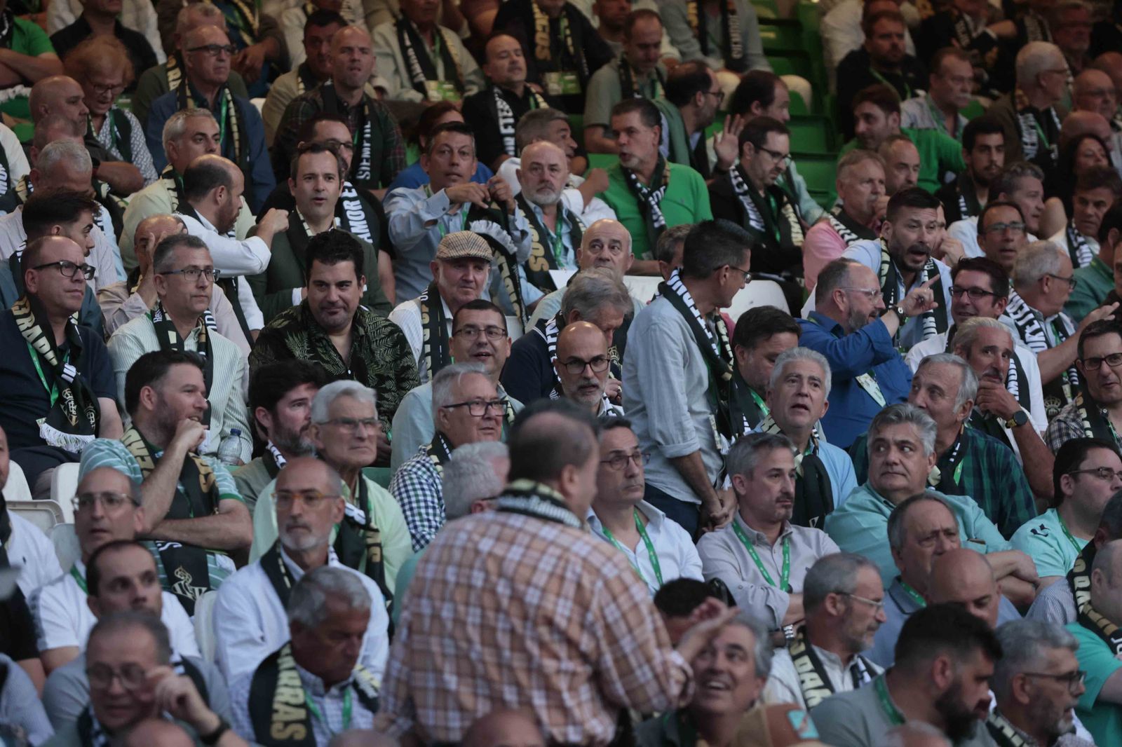 Búscate en el acto Siempre Verdiblancos